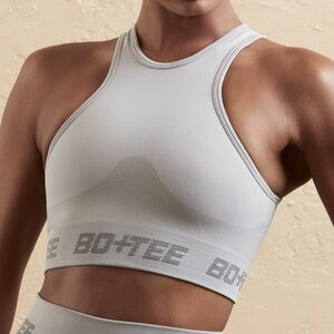 Bo + Tee Seamless Racerback Crop Top in Silver size small NWT